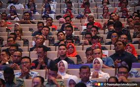 Dalam pementasan sebuah teater, tidaklah selalu kita akan mendapatkan peran. Lantikan Kontrak Ganti Lantikan Tetap Berpencen Perkhidmatan Awam Bermula 2020 Free Malaysia Today Fmt