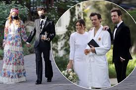 Florence pugh, nick kroll and screenwriter katie silberman were also seen in the photo. Exclusive Photos Olivia Wilde And Harry Styles Are Dating