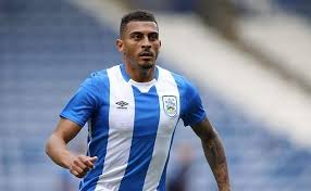 ورفض نادي وست بروميتش عرض الهلال في وقت سابق لضم بيريرا والذي تبلغ قيمته 15 مليون يورو، فيما طلب النادي الإنجليزي 25 مليون يورو، ليرفع الزعيم قيمة العرض إلى 17. ÙˆØ³Øª Ø¨Ø±ÙˆÙ…ÙŠØªØ´ ÙŠØªÙÙ‚ Ù…Ø¹ Ù„Ø§Ø¹Ø¨ Ù‡Ø¯Ø±Ø³ÙÙŠÙ„Ø¯