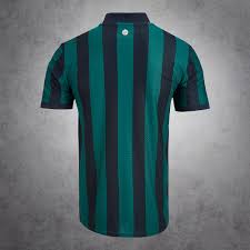 For their first adidas kit, they'll wear a crisp white shirt that shines under the elland road floodlights. Leeds United 2020 21 Auswarts Trikot