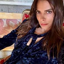 Secondo un'altra leggenda ebraica, la prova che abbiamo dimenticato la  scelta prenatale dell'anima la portiamo impressa sul nostro labbro  superiore: il piccolo incavo sotto il naso è l'impronta dell'indice che  l'angelo ci