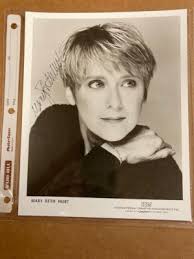 Mary Beth Hurt Nicely Signed 8x10 Lovely Photo w/COA