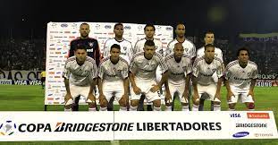 O fluminense teve a faca e o queijo na mão para garantir classificação antecipada às oitavas de final da libertadores, mas desperdiçou a chance.agora, chega em baixa para enfrentar um rival que renasceu após um surto de coronavírus dizimar dois terços do elenco disponível para a competição continental. Derrota Do Corinthians Garante Fluminense De Volta A Libertadores Apos Oito Anos Fluminense Ge
