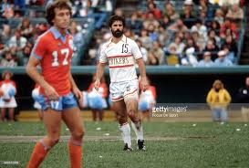 Gert muller est le troisième pilier droit engagé pour l'usap qui a donc changé tous ses joueurs à ce poste. Nasl Gerd Mueller