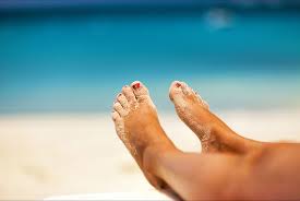 C'est ce que nous allons voir dans de préférence, évitez de partir pour un trek avec des chaussures de randonnées neuves, mieux vaut faire quelques petites sorties pour faire la. Comment Soigner Une Ampoule Et Les Autres Problemes De Pieds En Voyage