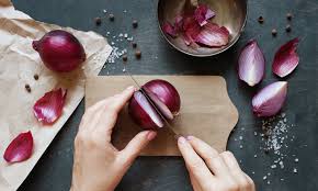 (cnn) — a multistate outbreak of salmonella poisoning that has sickened almost 400 people in 31 states has been traced back to red onions, federal health officials said. Fda Investigating Salmonella Newport Outbreak Linked To Red Onions