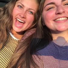 Lindsey Liles's Instagram, Twitter & Facebook