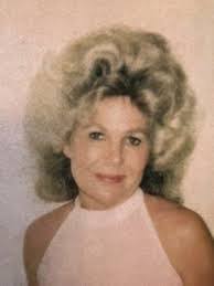 Maxine Farley's Instagram, Twitter & Facebook