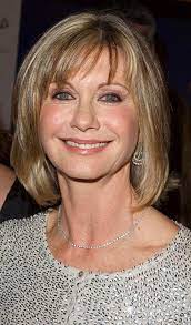Hairstyles For Women Over 50 Brown And Blond Bob With Fringes Fashionover50womenaginggracefullyjea Womens Hairstyles Medium Hair Styles Short Bob Hairstyles
