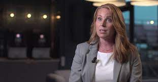 Män som slår, hotar, trakasserar kvinnor som de levt eller lever med. Annie Loof The Collaboration With S Has Worked Beyond Expectations Teller Report