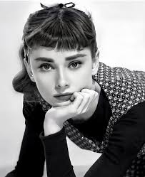 Lady and gentlemen : Audrey Hepburn!🌹👏