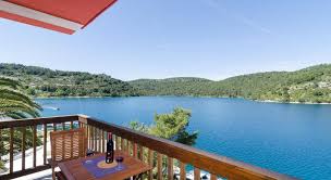 Cuando la mujer los dejó entrar a la casa, el artista tomó un cuchillo para atacarlos. Apartments Matana Chano Mljet Best Price Guarantee Mobile Bookings Live Chat