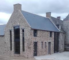 Une Tendance Lifestyle Privilegiant Les Grandes Baies Vitrees Et La Lumiere En Acier A Doub Couleur Facade Maison Facade Maison Design Exterieur De La Maison