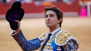 Roca Rey, relacionado con una joven de Pamplona tras su ruptura con Tana Rivera