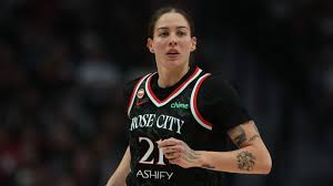 Experts release new Fire vs. Wings WNBA prediction as Paige Bueckers headlines player prop markets