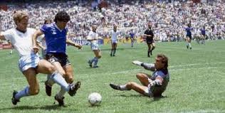 La canción del gol de diego armando maradona a los ingleses en la. El Gol Del Siglo En Fotos Dia Mundial Del Gol