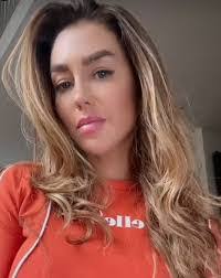 Allie Hinton's Instagram, Twitter & Facebook