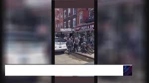 ناطقة باسم شرطة نيويورك دعت المواطنين إلى تجنب موقع الحادث في حي بروكلين. Pkmdfoiv3hnw0m