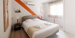 Please inform hôtel restaurant les 4 saisons of your expected arrival time in advance. Restaurant A Albi Et A Castres Le Jardin Des Quatre Saisons