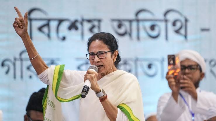 ममता बनर्जी की TMC मुस्लिम वोटों पर कितना निर्भर? क्यों एकतरफा पॉलिटिक्स के  आरोप लग रहे - mamata banerjee tmc murshidabad violence waqf act west bengal  voting pattern muslim hindu bjp ...