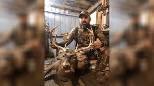 Lee Kennedy drops a big buck