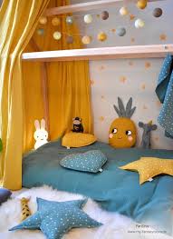 Kissen Im Hausbett Im Tropic Look In Senfgelb Und Jade In 2020 Hausbett Kleinkinderbett Bett