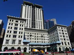 上海外灘附近最佳飯店有哪些？ 上海半島酒店、外灘海灣大廈酒店 和 上海錦江之星外灘濱江店 是上海外灘附近幾家推薦給旅客的最熱門飯店。 查看完整清單： 上海外灘附近飯店。 The Peninsula Hong Kong Wikipedia