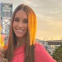 Lindsey Riddle's Instagram, Twitter & Facebook