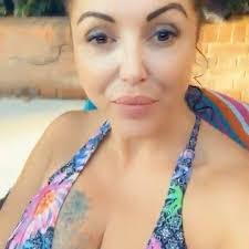 Crystal Craven's Instagram, Twitter & Facebook