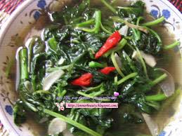 Tenang, resep sayur bayam dalam artikel ini bisa jadi referensi menu makanan anda selanjutnya. Sayur Bayam Tumis Air Kema Kitchen