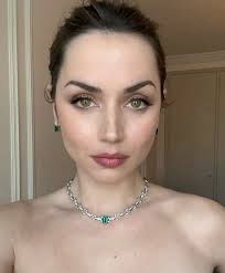 انا عايز اقولك ان الفون جاب بورده وانا اتعملت بطاطس محمره وانا بكره حاجه  اسمها شمس تيجي علي وشي يارتني مروحت امتحن ايه يعني لو امتحنتها تخلفات السنه  الجايه انما يحصل فيا