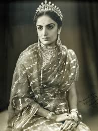 Maharani — maharàni ž <n mn e, g maharánā> definicija maharadžina žena etimologija hind. Datei Maharani Mehtab Kaur Sahiba Jpg Wikipedia