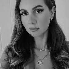 Danielle Close (@Danielle_Close)