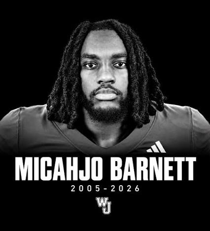 This is terrible news. Shortly after scoring this TD, William Jewell RB MicahJo Barnett suffered a medical emergency on the sideline during Saturday's home opener against Fort Lewis in Liberty, Missouri. Barnett