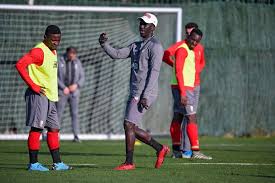 Dit biografisch artikel met betrekking tot senegalese. Mbaye Leye Je Ne Suis Pas En Discussion Avec Le Standard Football Belge 7sur7 Be