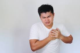 Gangguan nyeri dada sebelah kanan bisa karena serangan panik, cemas atau terkejut. Ketahui Penyebab Sakit Dada Sebelah Kanan