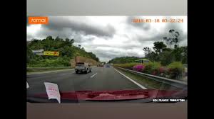 Budak kereta vs budak moto full movie final part. Budak Tercampak Keluar Dari Kereta Youtube