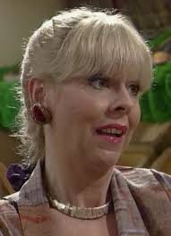 Who is Lesley Clare O'Neill dating? Lesley Clare O'Neill boyfriend, husband