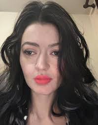 Danielle Summers's Instagram, Twitter & Facebook