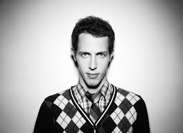 Hinchcliffe was brought up by his single mother who gave him everything that he ever wanted in his life. Tony Hinchcliffe Zanies Chicago