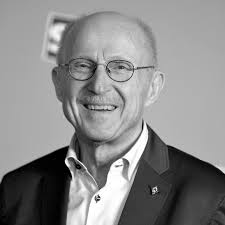 Werders Erfolgsmanager Willi Lemke ist überraschend verstorben