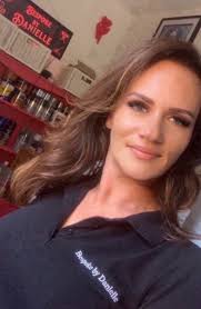 Mencap, Buckley shop,sweet Xmas scene in the window....the people who run  this shop,all of them,are lovely people❤️had some great bargains from here  over the years.....use it,or lose it.....go and have a look