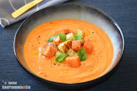 Salmorejo De Papaya Con Queso Halloumi Y Albahaca Quitar El Queso Y Poner Pan Sin Gluten Y Usar Vinagre Queso Halloumi Gazpacho Receta Recetas Vegetarianas