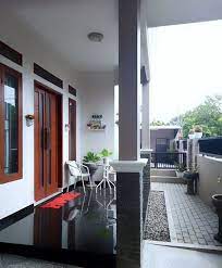 Inspirasi gambar teras rumah minimalis dengan penggunaan atap rumah tipe tembus pandang dapat menjadi solusi mengatasi pencahayaan yang kurang. 60 Model Teras Rumah Minimalis Cantik Viewable Rumahpedia