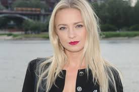 Joanna racewicz też wzięła udział w #10yearschallenge i pokazała stare zdjęcie. Basia Kurdej Szatan Dementuje Plotki O Ciazy Begio Pl
