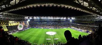 Süper ligde galatasaray, derbide fenerbahçe'yi ağırladı. Kadikoy De Dev Pankart Mersin Haber