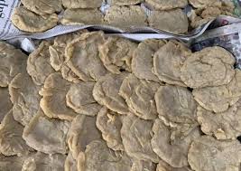 Bentuk pempek dos persis seperti pempek khas palembang pada umumnya. Resep Pempek Kulit Ikan Tenggiri Lembut Crispy Istimewa