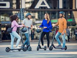 The first ever kids bike by segway comes in two colors. Kickscooter Es2 Segway