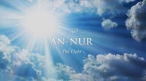 Ayat ini menerangkan bahwa allah adalah pemberi cahaya kepada langit dan bumi dan semua yang ada pada keduanya. Wujud Peran Cahaya Allah Dalam Penafsiran Surah An Nur Ayat 35