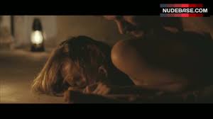 Elizabeth Olsen Rough Sex on Floor – Martha Marcy May Marlene (0:35) |  NudeBase.com